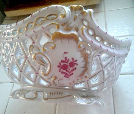 Chinese Bouquet Raspberry (AP) Large Open Weave Basket