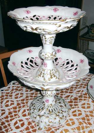 Chinese Bouquet Raspberry (AP) 2-Tier Serving Tray