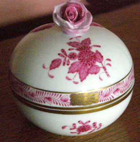 Chinese Bouquet Raspberry (AP) Bonbonniere