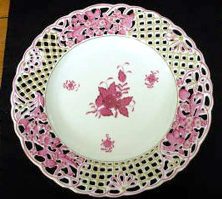 Chinese Bouquet Raspberry (AP) 9" Pierced Plate
