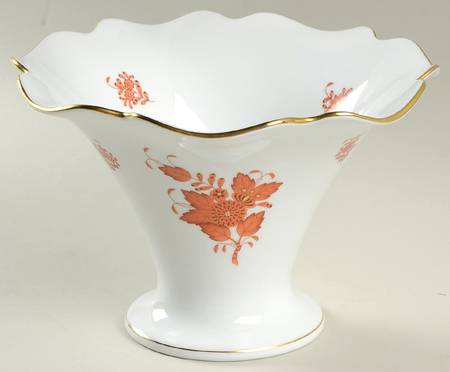 Chinese Bouquet Rust (AOG) 8" Scalloped Vase