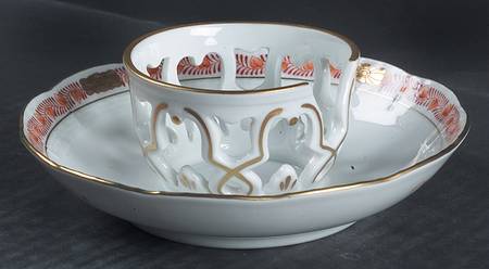 Chinese Bouquet Rust (AOG) Saucer for Trembleuse Cup