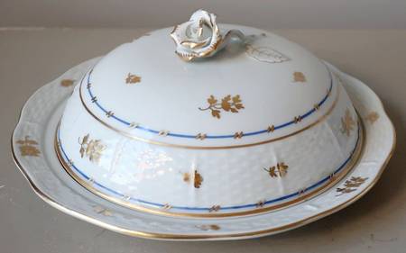 Coronation (Bat) Muffin Dish & Lid