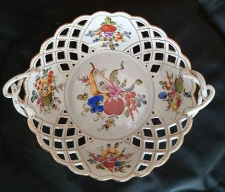 Fruits & Flowers (BFR) Medium Open Weave Basket