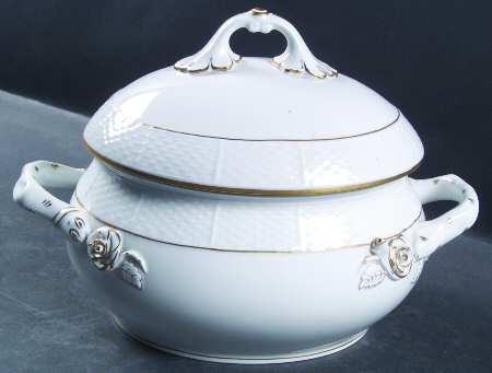Golden Edge Newer (HDE) Tureen &  Lid