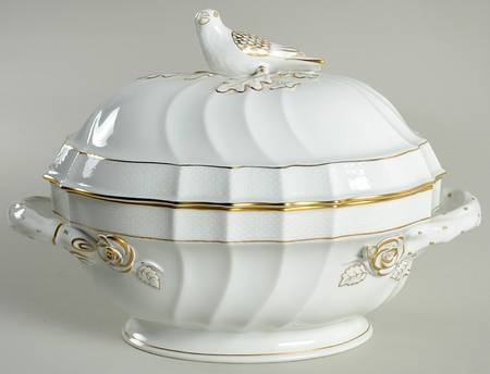 Golden Edge Newer (HDE) Tureen & Lid