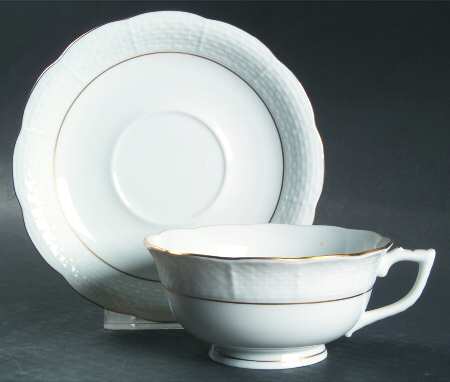 Golden Edge Newer (HDE) Footed Cup & Saucer Set