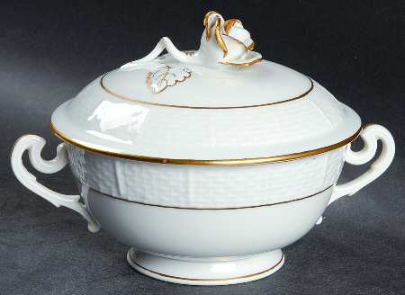 Golden Edge Newer (HDE) Bouillon Soup W/Lid