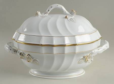 Golden Edge Newer (HDE) Tureen & Lid
