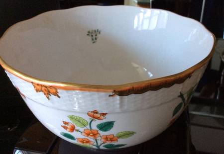 Livia (WBOS) Triangular Vegetable Bowl
