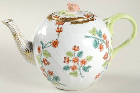 Livia (WBOS) Teapot & Lid