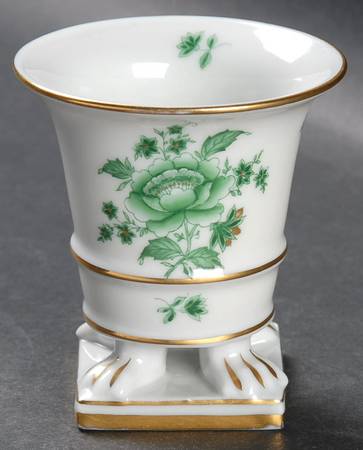 Nanking Bouquet Vert Green (NBV) Small Claw Footed Vase