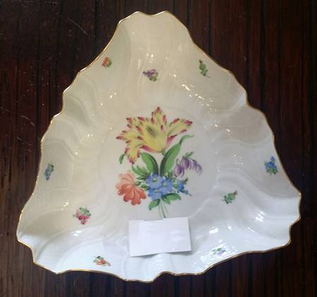 Printemps (BT) 10" Triangular Vegetable Bowl