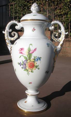 Printemps (BT) 19" Urn with Lid