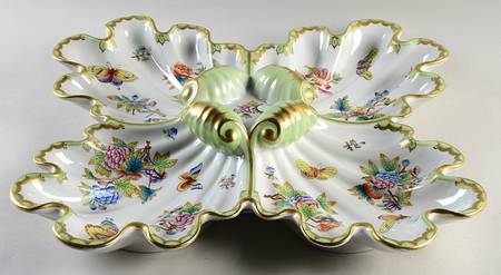Queen Victoria (Green Border) 4 Part Shell Shaped Dish No Dophin