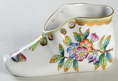Queen Victoria (Green Border) Baby Shoe