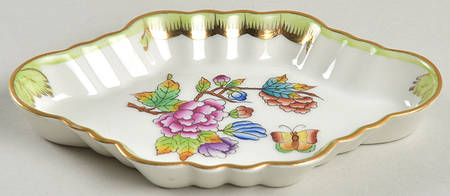 Queen Victoria (Green Border) 5" Ashtray