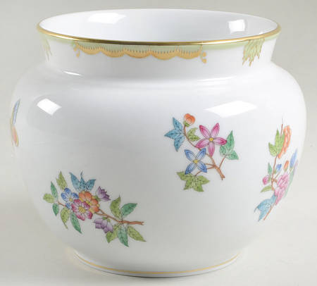 Queen Victoria (Green Border) 5" Cachepot