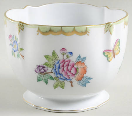Queen Victoria (Green Border) 4" Cachepot