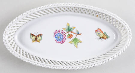 Queen Victoria (Green Border) 8" Oval Open Weave Basket