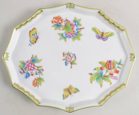 Queen Victoria (Green Border) 9" Scalloped Tray