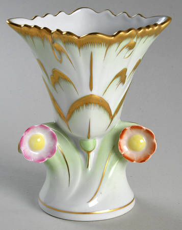 Queen Victoria (Green Border) 5" Vase
