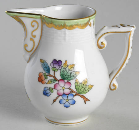 Queen Victoria (Green Border) Mini Creamer
