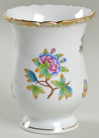 Queen Victoria (Green Border) 5" Embossed Vase