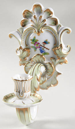 Queen Victoria (Green Border) Single Light Wall Sconce