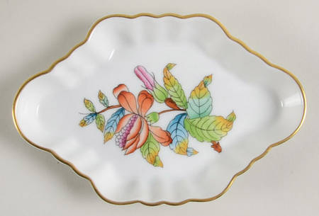 Queen Victoria (Green Border) 5" Oblong Ashtray