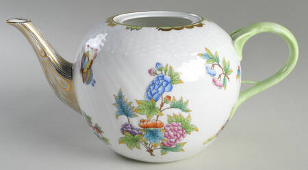 Queen Victoria (Green Border) Teapot No Lid