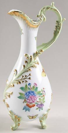Queen Victoria (Green Border) 36 Oz Fancy Jug