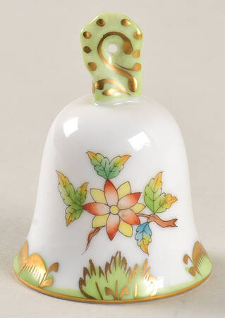Queen Victoria (Green Border) Bell Ornament