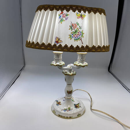 Queen Victoria (Green Border) Double Light Electric Lamp & Shade