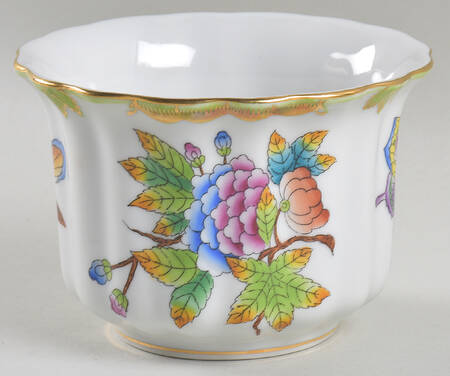 Queen Victoria (Green Border) 3" Cachepot