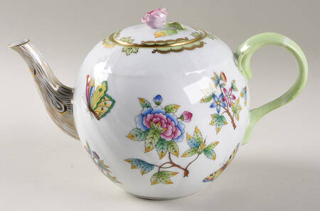 Queen Victoria (Green Border) Mini Teapot & Lid