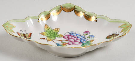 Queen Victoria (Green Border) 5" Small Diamond Shape Ashtray