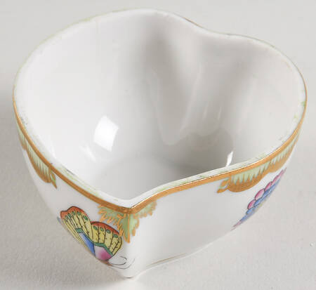 Queen Victoria (Green Border) 3" Heart Shape Bon Bon No Lid