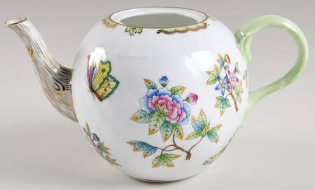 Queen Victoria (Green Border) Teapot No Lid