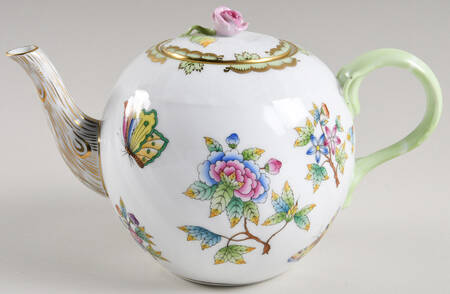 Queen Victoria (Green Border) Teapot & Lid