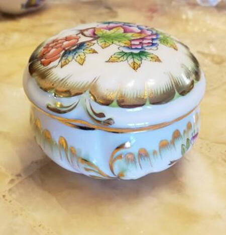 Queen Victoria (Green Border) Small Candy Box & Lid