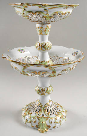 Queen Victoria (Green Border) 2-Tier Serving Tray (1 Piece)