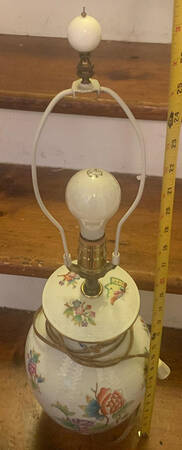 Queen Victoria (Green Border) 25" Electric Lamp No Shade