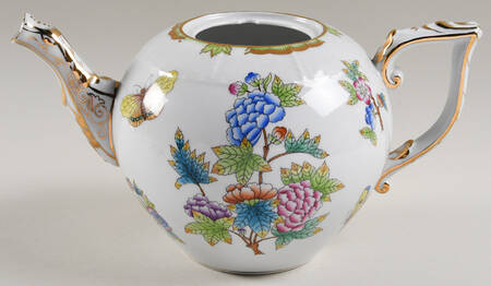Queen Victoria (Green Border) Teapot No Lid