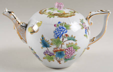 Queen Victoria (Green Border) Teapot & Lid