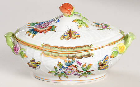 Queen Victoria (Green Border) Sauce Boat & Lid
