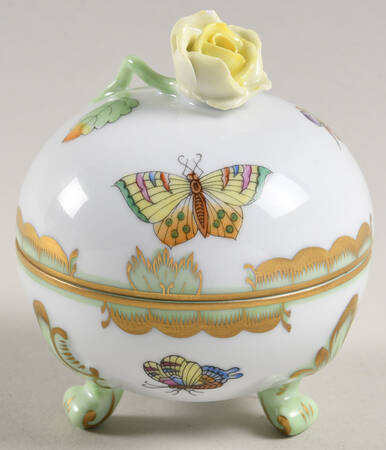 Queen Victoria (Green Border) Footed Bon Bon & Lid