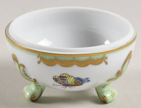 Queen Victoria (Green Border) Footed Bon Bon No Lid