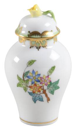 Queen Victoria (Green Border) Small Covered Vase
