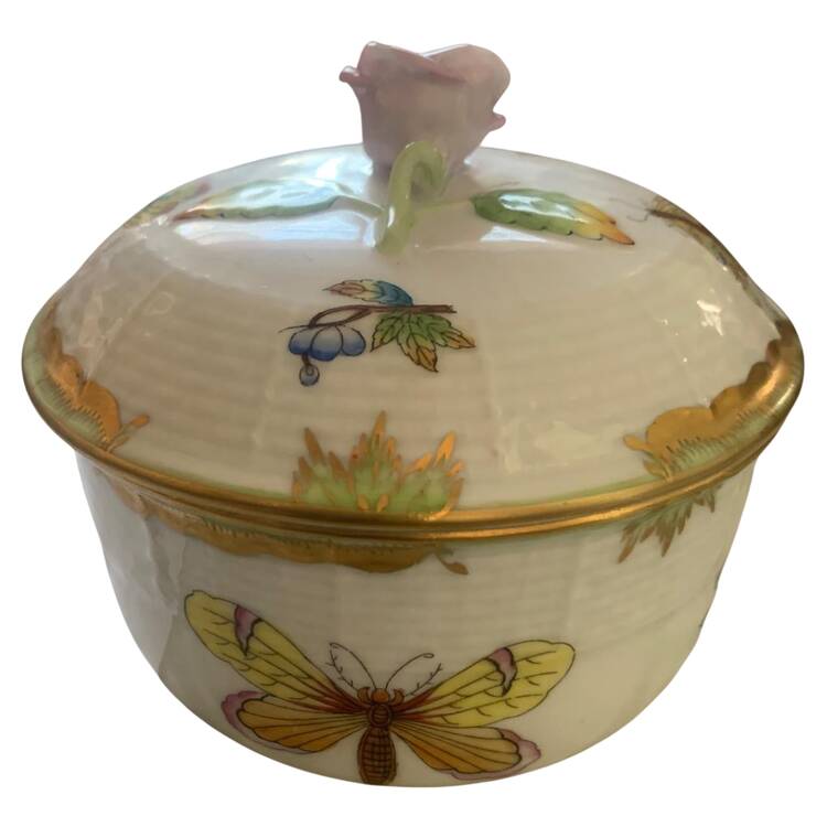 Queen Victoria (Green Border) Sugar Bowl & Lid